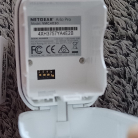 Arlo Pro spotlight camera NIB - Picture 6 of 10